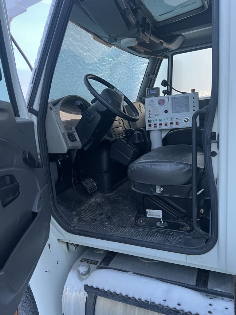 2012 International 4300 Deicer