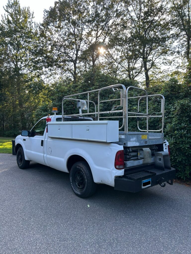 2004 F-350 Aircraft Maintenance Truck