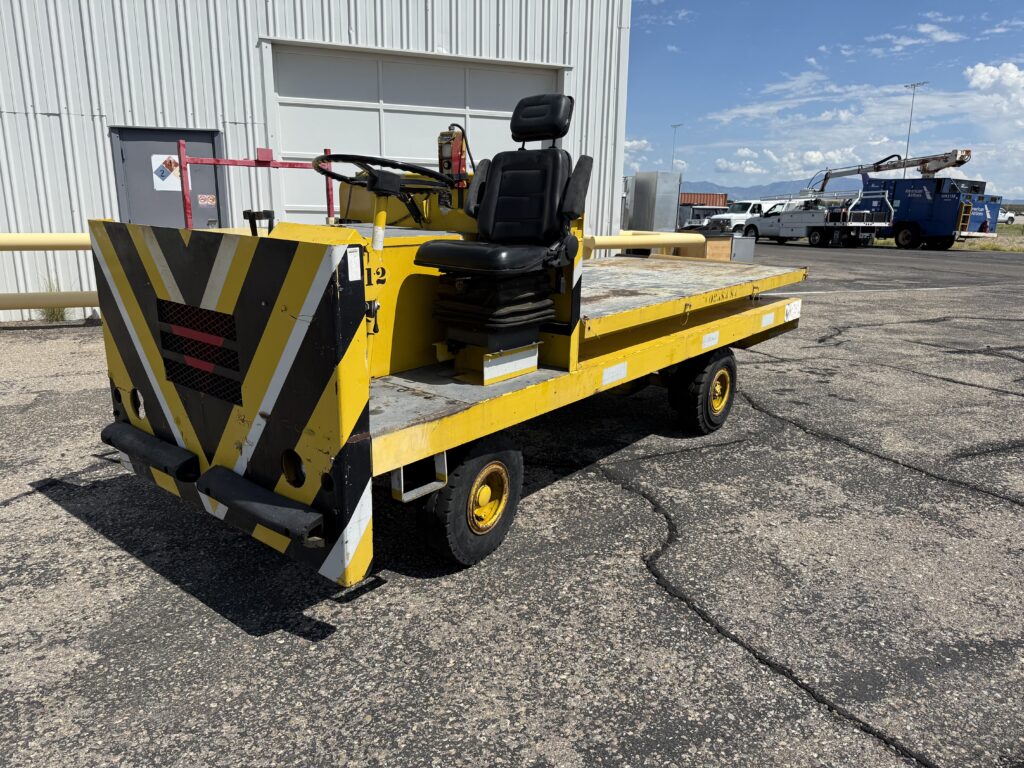 United Tractor Flatbed Tug
