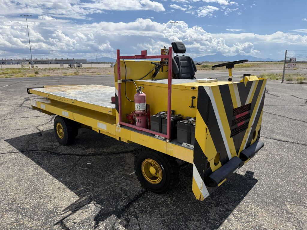 United Tractor Flatbed Tug