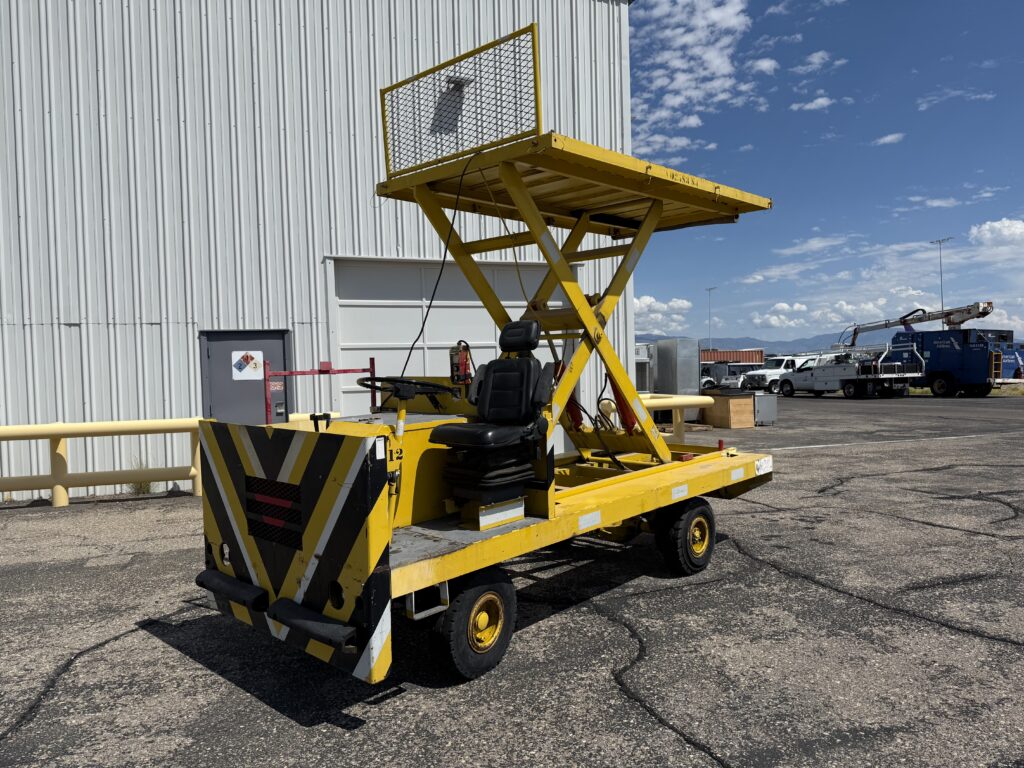 United Tractor Flatbed Tug